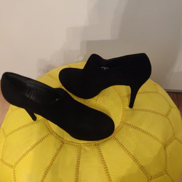 Stuart Weitzman Suede Platform Ankle Booties - Picture 3 of 7